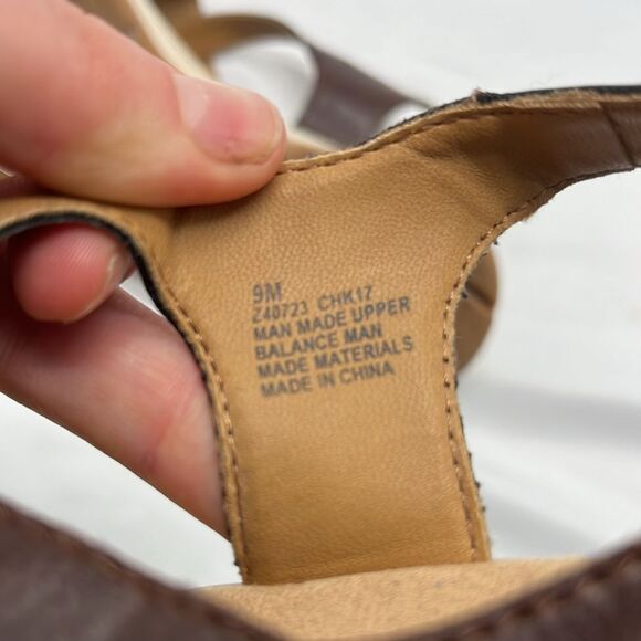 Women's Brown and Tan b.o.c. Comfort Sandals - Picture 8 of 8